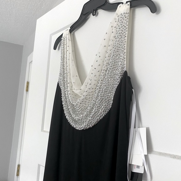 NWT Betsy Adam Gown w/ White Drape Neck & Beading - Picture 3 of 9